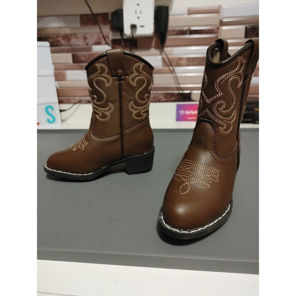 CANYON TRAILS: BROWN LEATHER BOOTS